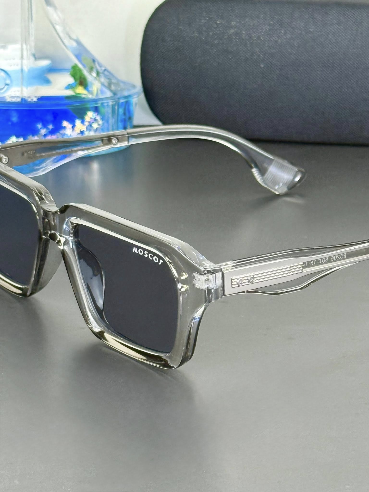 MOS_5206 - Gray frame
